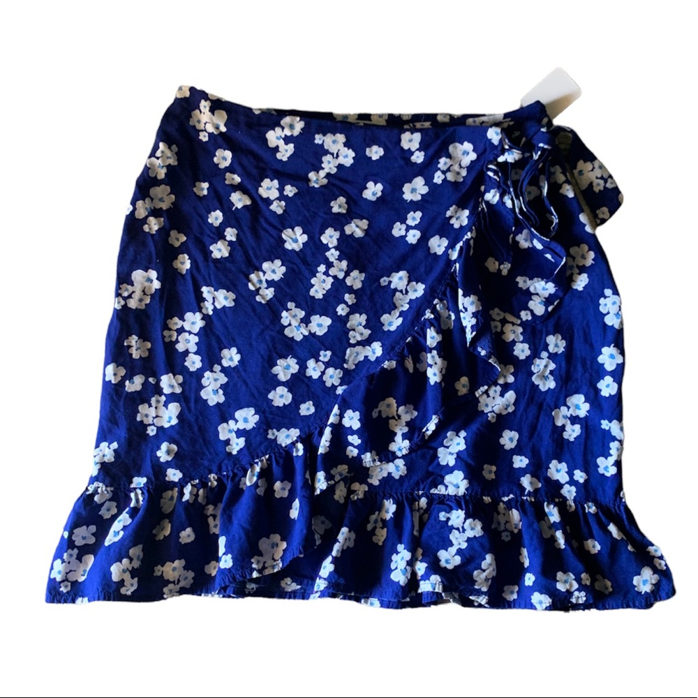 Wrap blue and white flower printed skirt